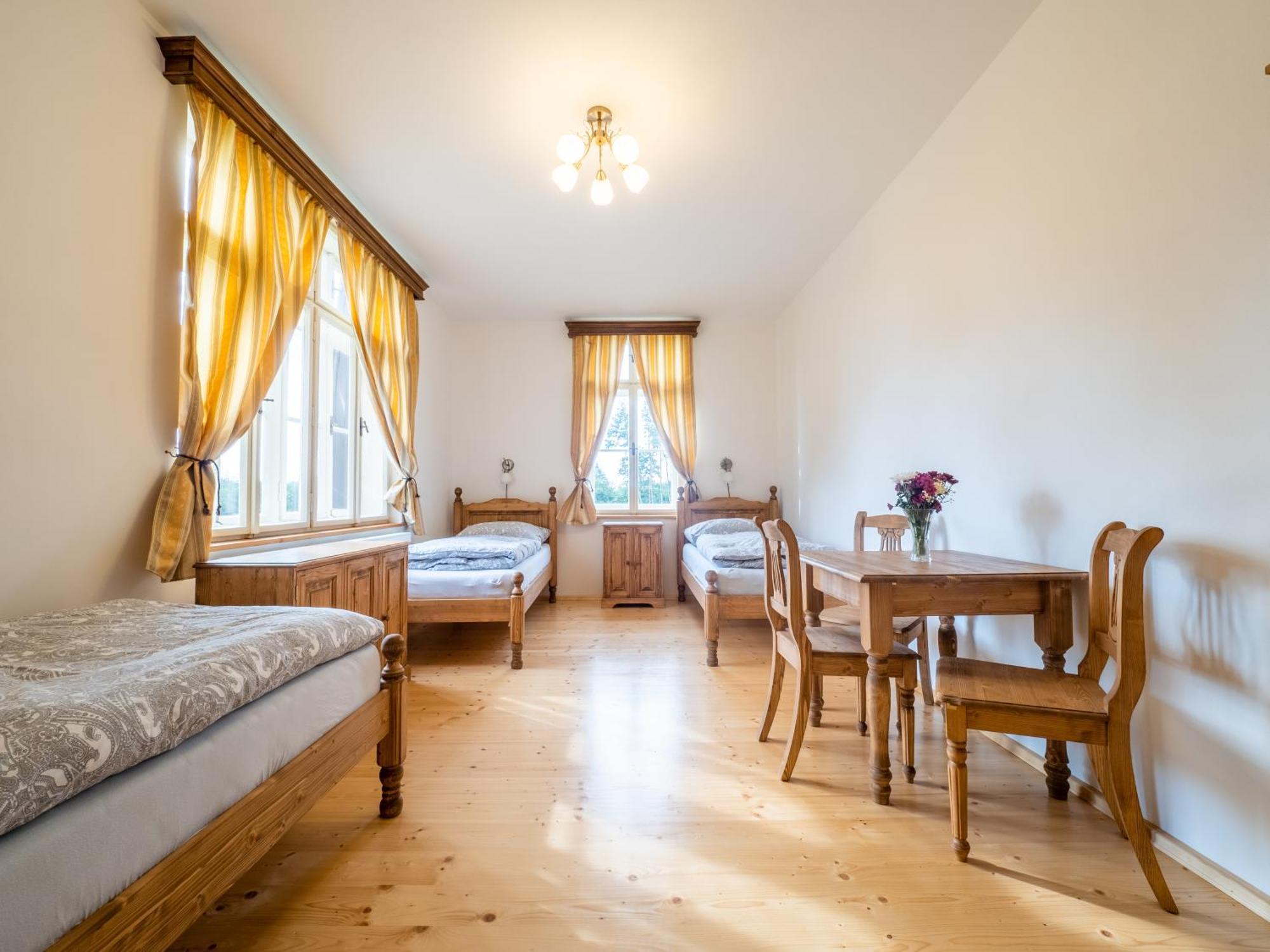Zamecek Waldsteinovo Zatisi Hotell Svatoslav Exteriör bild